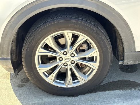 Used 2021 Ford Explorer XLT w/ Equipment Group 202A image 11