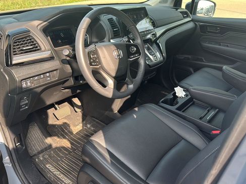 Used 2024 Honda Odyssey Touring image 11
