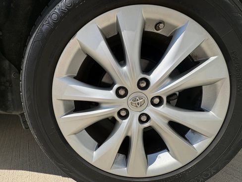 Used 2014 Toyota RAV4 Limited w/ Technology Package FWD image 39