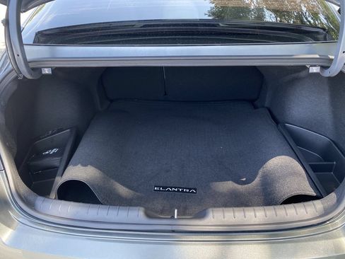 Certified 2024 Hyundai Elantra Limited FWD image 33