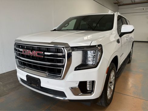 Used 2024 GMC Yukon XL SLT AWD/4WD image 1