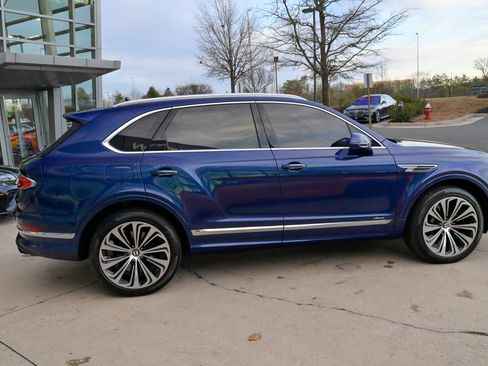 Used 2023 Bentley Bentayga image 4