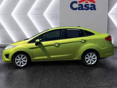 Used 2013 Ford Fiesta SE FWD image 3
