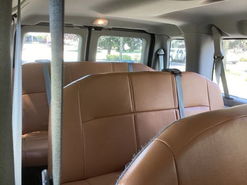 Used 2012 Ford E-350 and Econoline 350 XLT RWD image 5