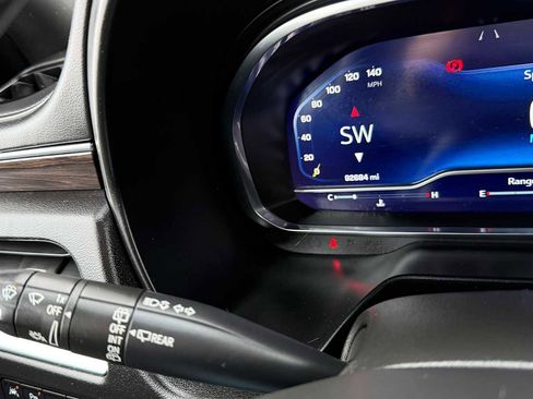 Used 2022 Chevrolet Tahoe Z71 w/ Off-Road Capability Package image 18