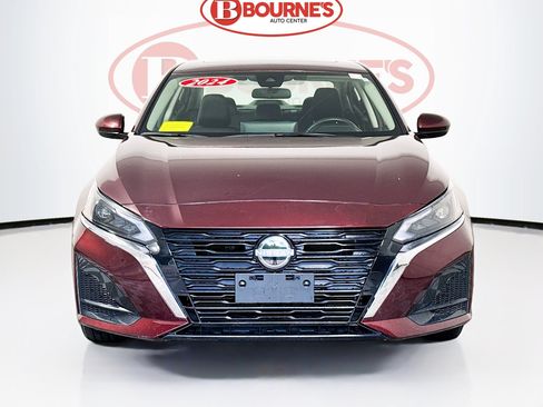 Used 2024 Nissan Altima 2.5 SV w/ SV Premium Package AWD/4WD image 6