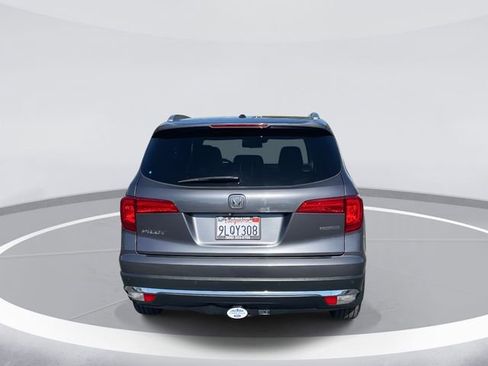 Used 2017 Honda Pilot Touring image 5