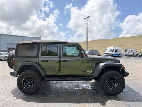 Used 2018 Jeep Wrangler Unlimited Sport S AWD/4WD image 12