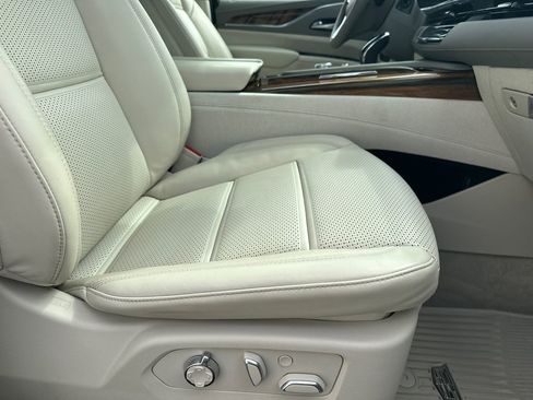 Used 2021 Cadillac Escalade Premium Luxury Platinum image 13