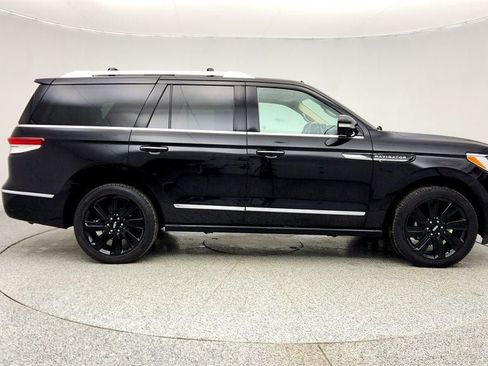 Used 2022 Lincoln Navigator Reserve image 4