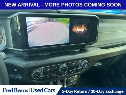 Used 2024 Jeep Wrangler Sport AWD/4WD image 11
