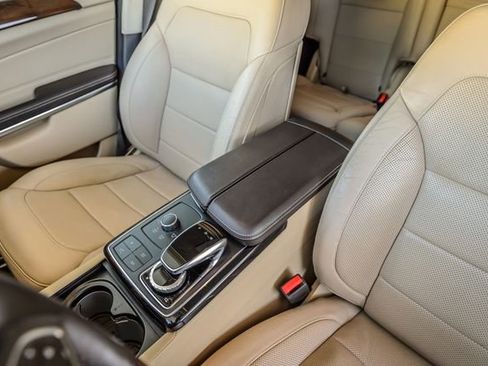 Used 2017 Mercedes-Benz GLS 550 4MATIC image 39