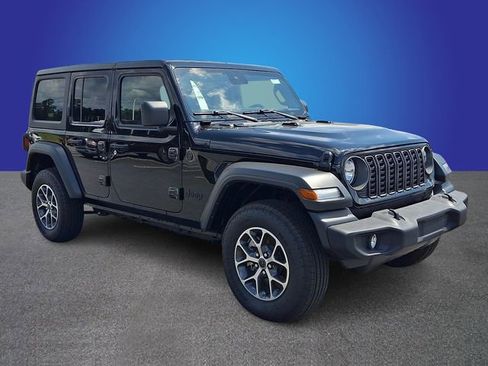 Used 2025 Jeep Wrangler Unlimited Sport AWD/4WD image 3