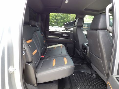 Used 2025 GMC Sierra 2500 AT4 AWD/4WD image 40