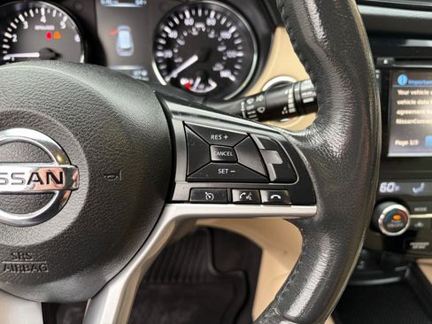 Used 2017 Nissan Rogue SL w/ SL Premium Package image 19