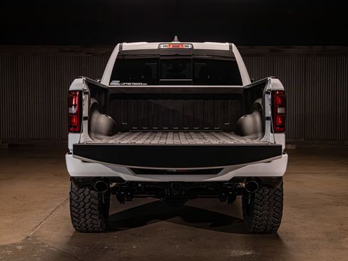 Used 2025 RAM 1500 Big Horn AWD/4WD image 9