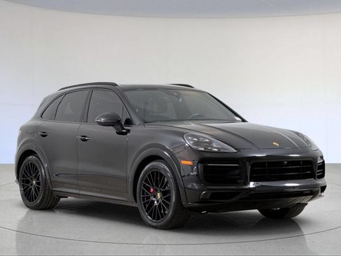 Certified 2023 Porsche Cayenne GTS AWD/4WD image 11