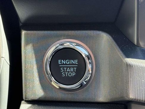 Used 2024 Ford F250 Platinum image 26