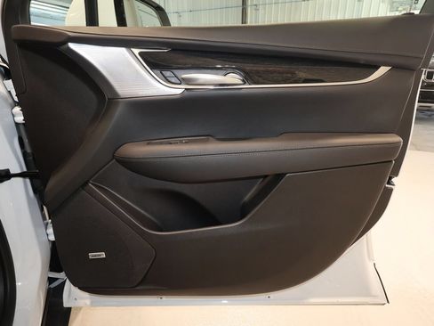 Certified 2025 Cadillac XT5 Premium Luxury w/ Technology Package AWD/4WD image 19