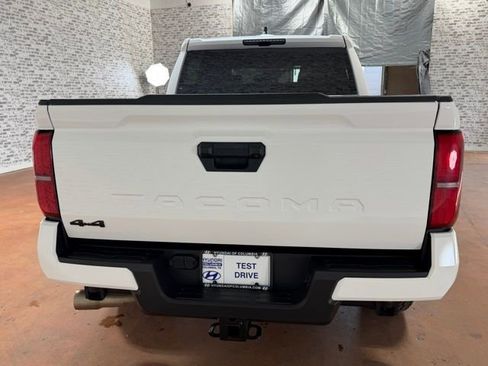 Used 2024 Toyota Tacoma TRD Off-Road AWD/4WD image 5