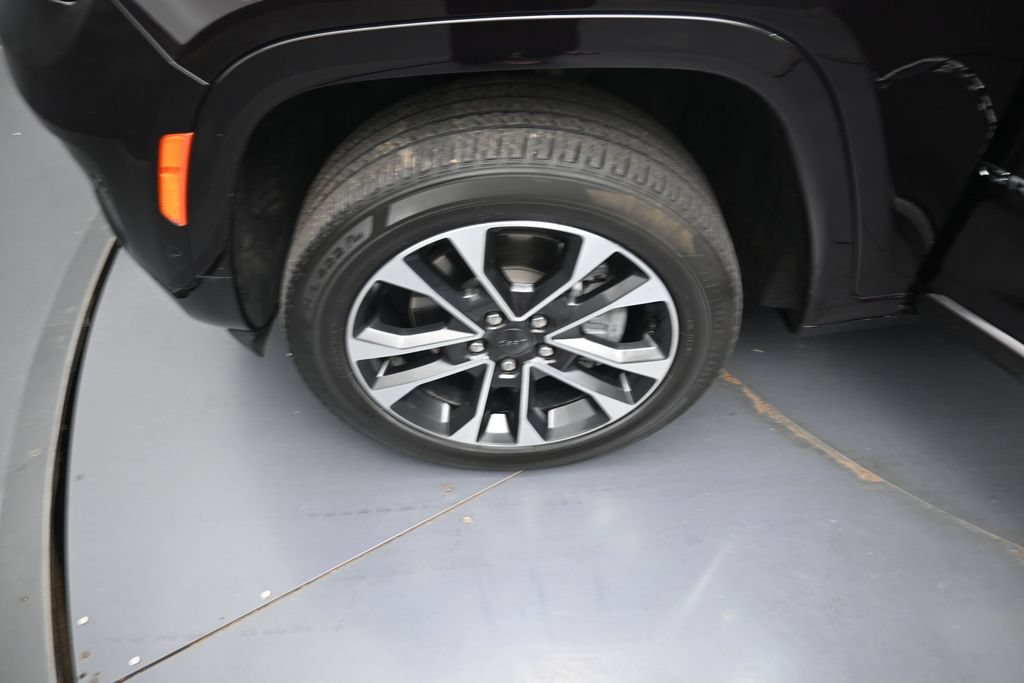 Used 2023 Jeep Grand Cherokee L Overland AWD/4WD image 41