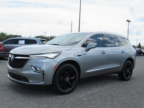 Used 2024 Buick Enclave Essence w/ Sport Touring Edition image 3