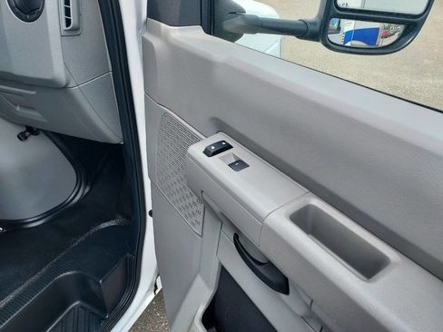 Used 2022 Ford E-450 and Econoline 450 Super Duty w/ Power Windows & Locks Group image 21