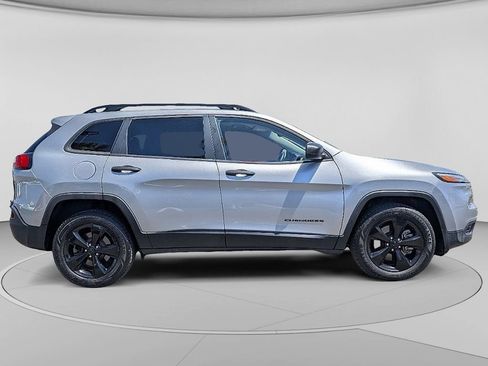 Used 2016 Jeep Cherokee Sport AWD/4WD image 12