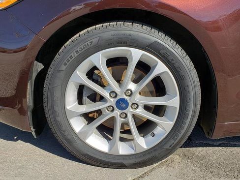 Used 2019 Ford Fusion SE image 27