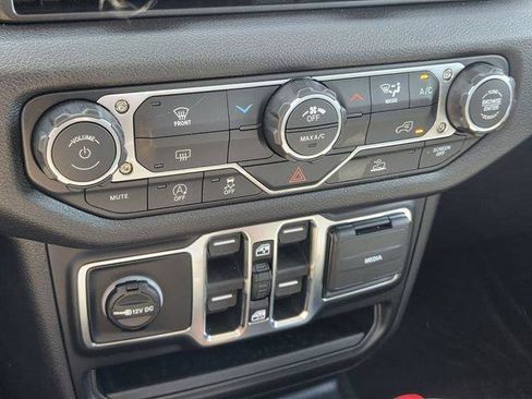 Used 2026 Jeep Wrangler Unlimited Sport AWD/4WD image 30