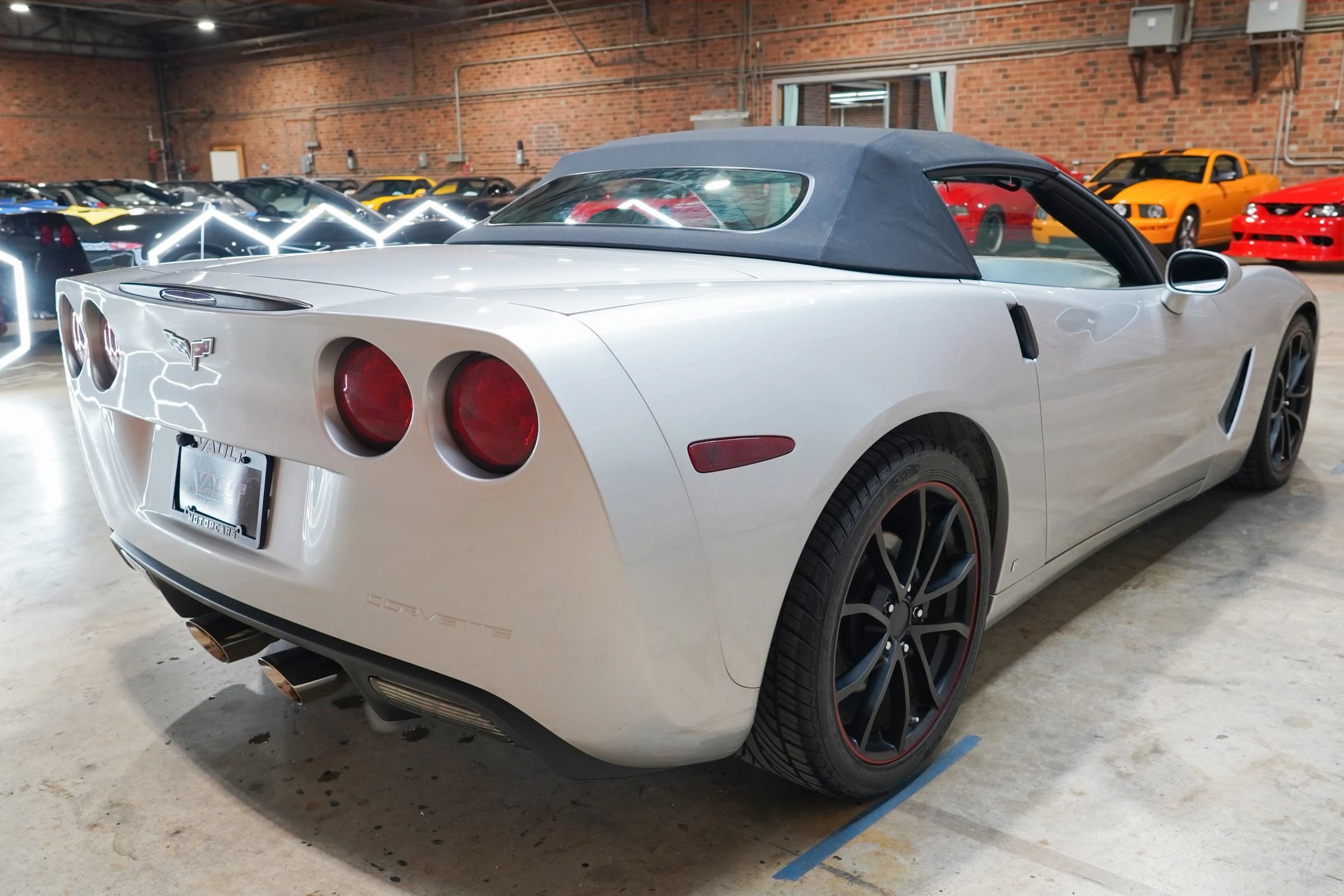 Used 2006 Chevrolet Corvette Coupe w/ Preferred Equipment Group RWD image 15