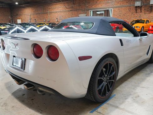 Used 2006 Chevrolet Corvette Convertible w/ Preferred Equipment Group RWD image 15
