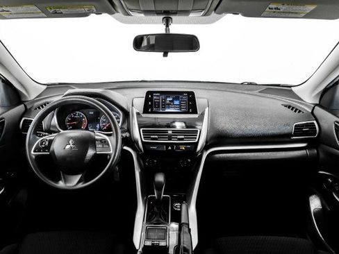 Used 2019 Mitsubishi Eclipse Cross LE image 12