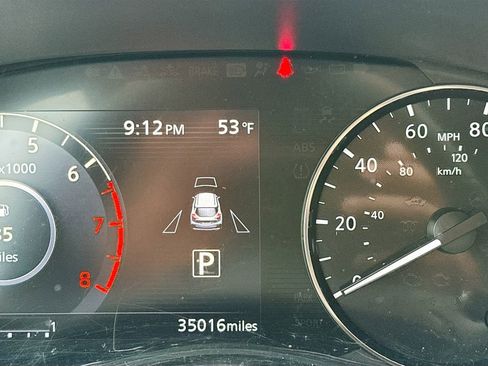 Certified 2024 Nissan Kicks SR FWD image 15