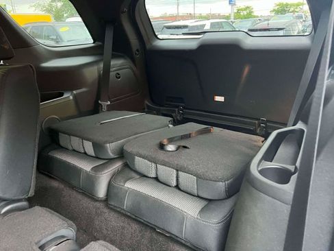 Used 2017 Ford Explorer XLT w/ Equipment Group 201A AWD/4WD image 15