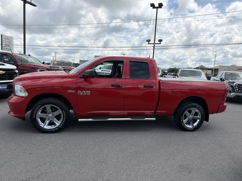 Used 2017 RAM 1500 Express w/ Express Value Package AWD/4WD image 11