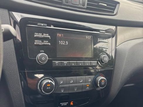 Used 2018 Nissan Rogue Sport S w/ S Appearance Package AWD/4WD image 15