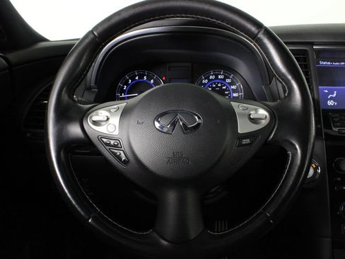 Used 2017 INFINITI QX70 AWD w/ Limited Package image 9