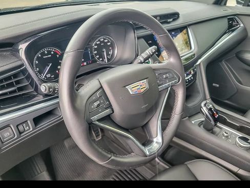 Certified 2023 Cadillac XT6 Luxury w/ LPO, Floor Liner Package AWD/4WD image 16