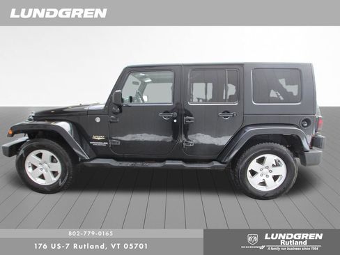 Used 2007 Jeep Wrangler Unlimited Sahara w/ Dual Top Group image 38