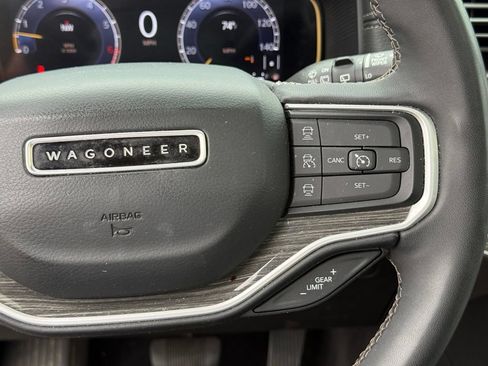 Used 2022 Jeep Wagoneer Series III w/ Premium Group I AWD/4WD image 16