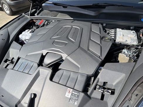 Used 2025 Porsche Cayenne Coupe AWD/4WD image 30