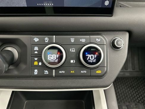 Used 2025 Land Rover Defender 110 S AWD/4WD image 25