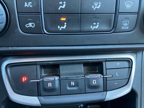 Used 2024 GMC Terrain SLE image 26