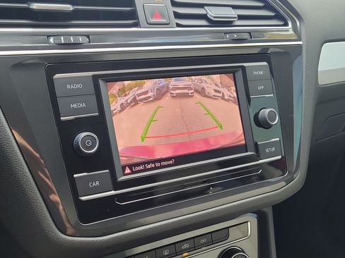 Used 2018 Volkswagen Tiguan S w/ 3rd Row Seat Package AWD/4WD image 32