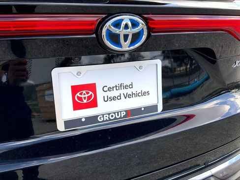 Certified 2024 Toyota Venza XLE image 10