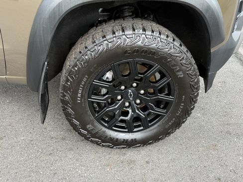 Used 2025 Chevrolet Colorado Trail Boss AWD/4WD image 12