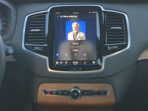 Used 2024 Volvo XC90 B6 Plus w/ Protection Package image 19