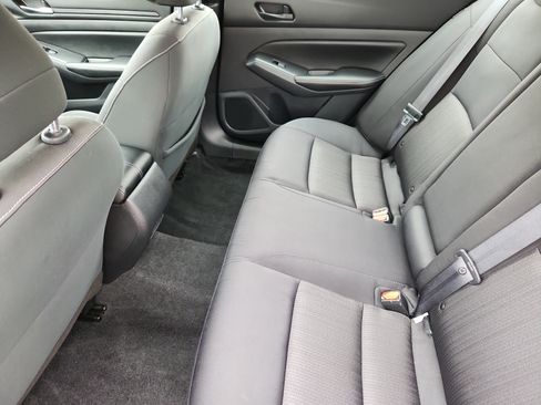 Used 2025 Nissan Altima 2.5 SV FWD image 12