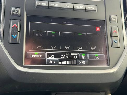 Used 2025 Subaru Forester AWD/4WD image 12
